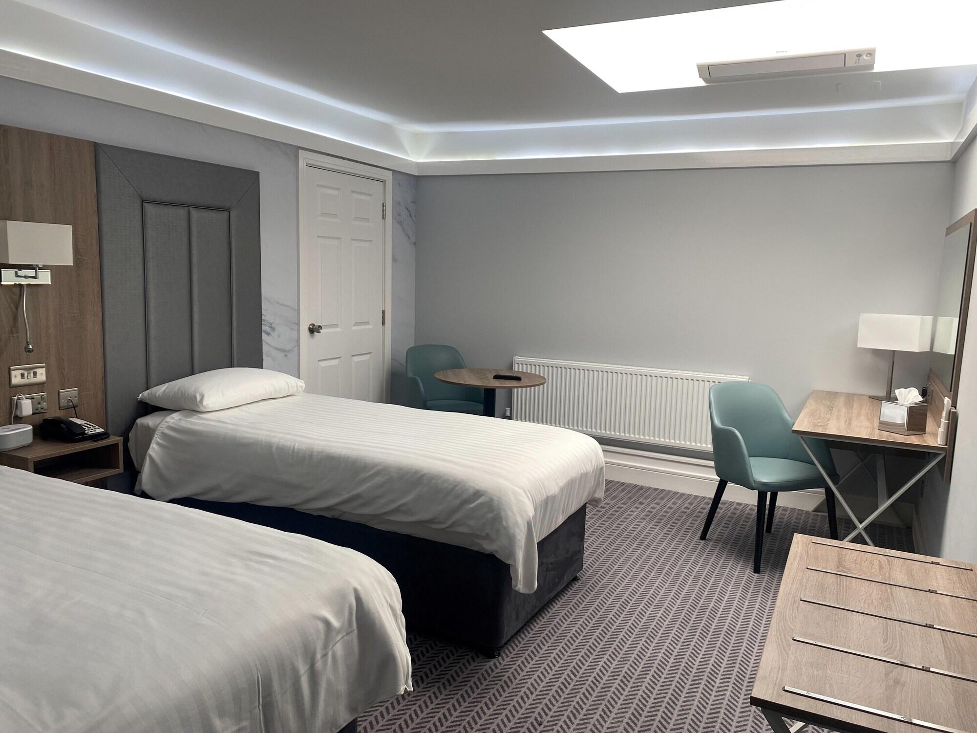 Best Western Premier Heronston Hotel & Spa Bridgend  Extérieur photo